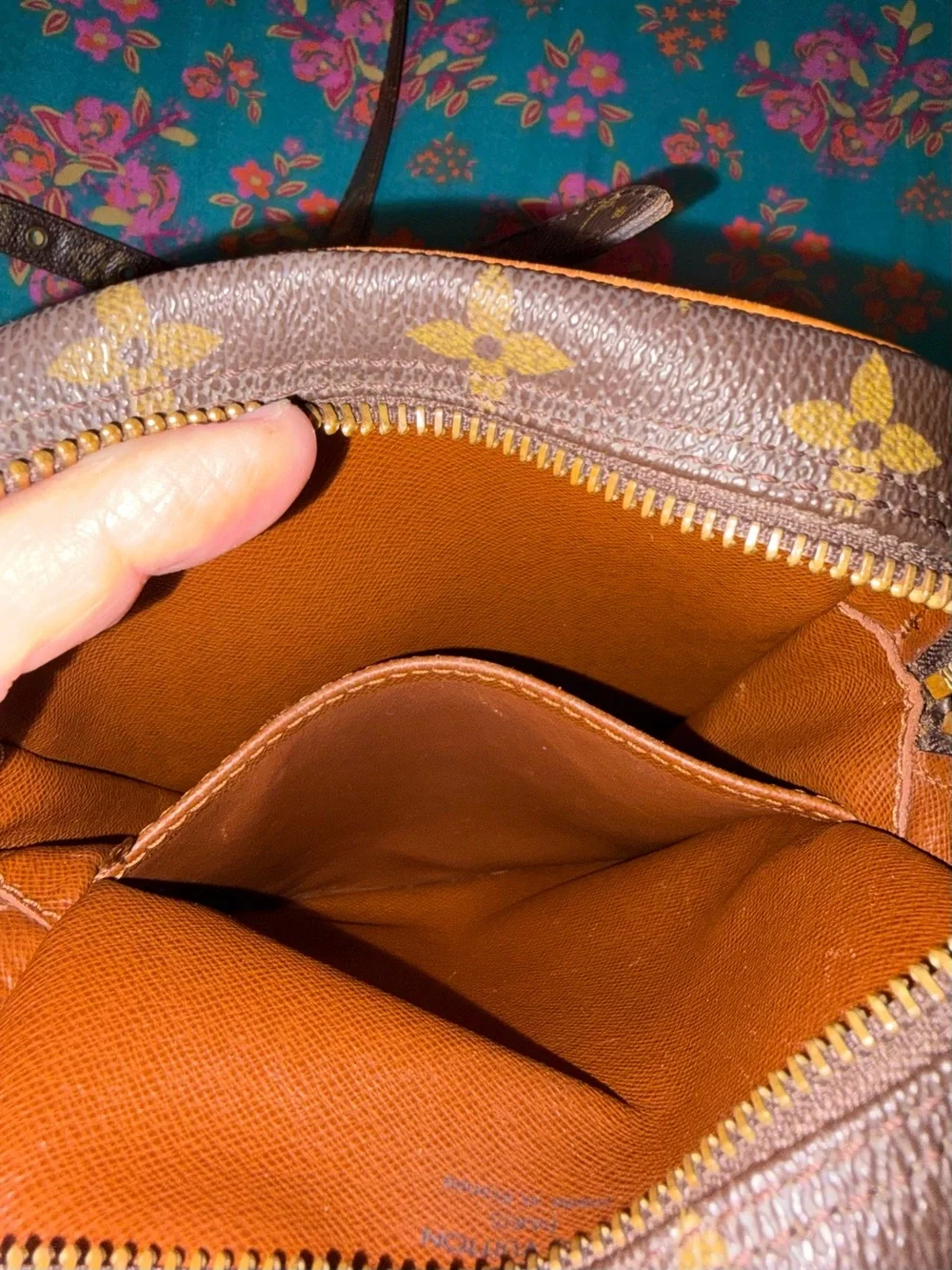 Louis Vuitton Danube Crossbody Bag - Picture 11 of 16